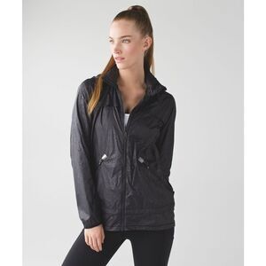 Lululemon Miss Misty Hooded Jacket II Desert Snake Embossed Black / Black